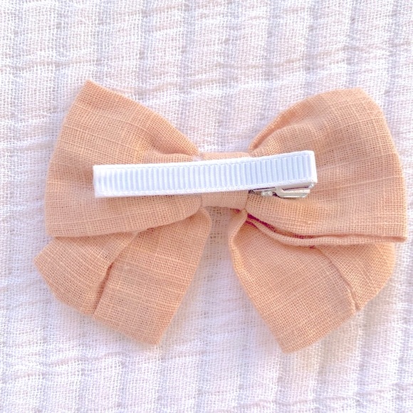 Cupcakes and Cashmere. Girls fall dress. Floral print with bow detail on back. - Picture 10 of 11